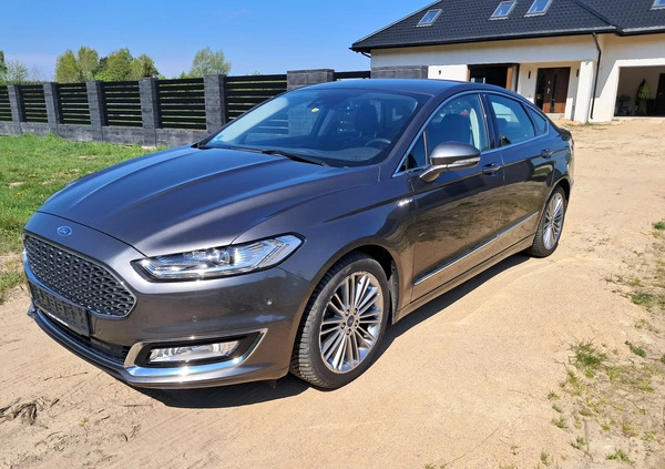 Ford Mondeo cena 48900 przebieg: 104000, rok produkcji 2017 z Sierpc małe 211